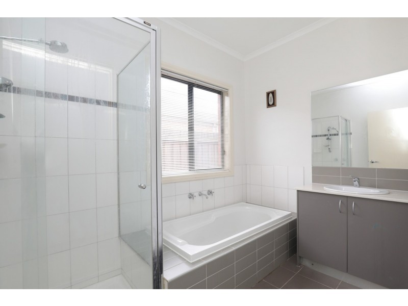 45 Dolphin Crescent, Point Cook VIC 3030