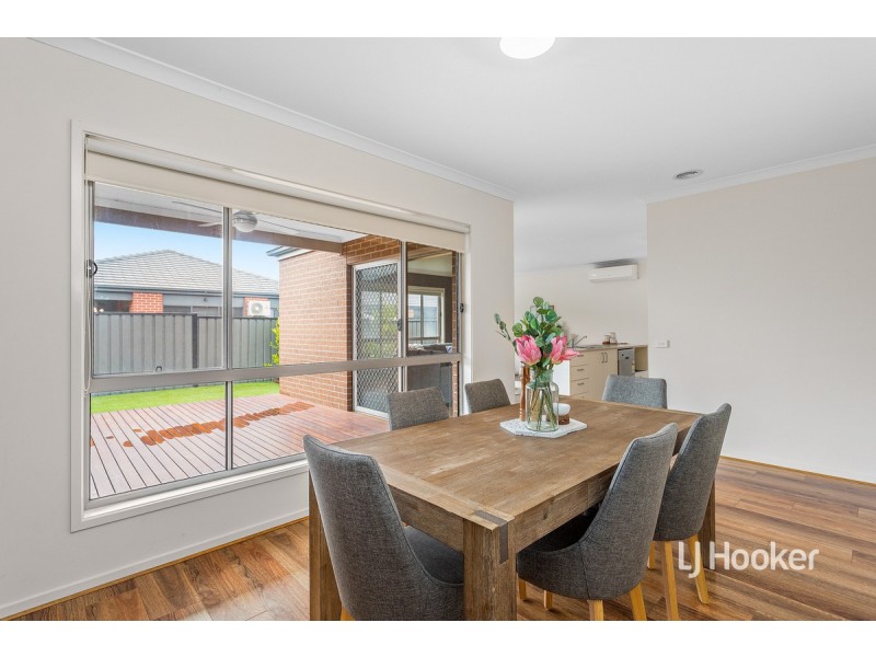 34 Chartwell Avenue, Truganina VIC 3029
