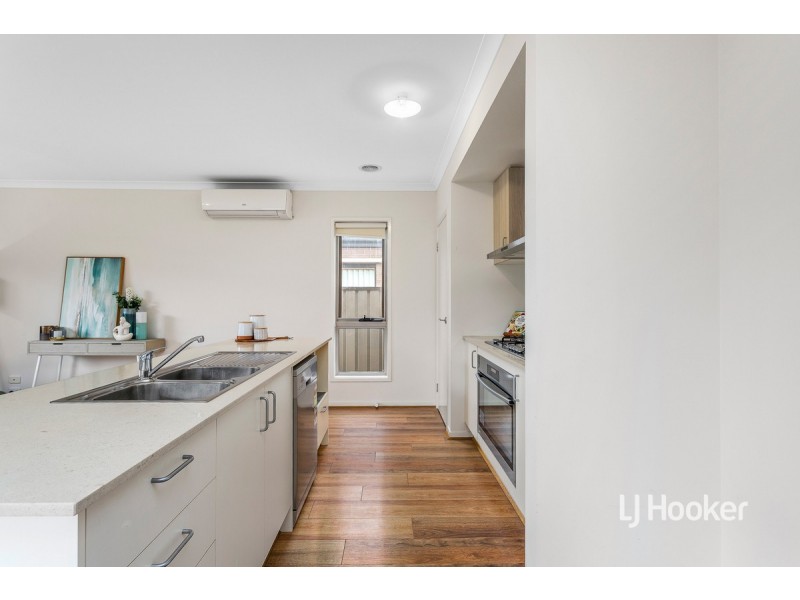 34 Chartwell Avenue, Truganina VIC 3029
