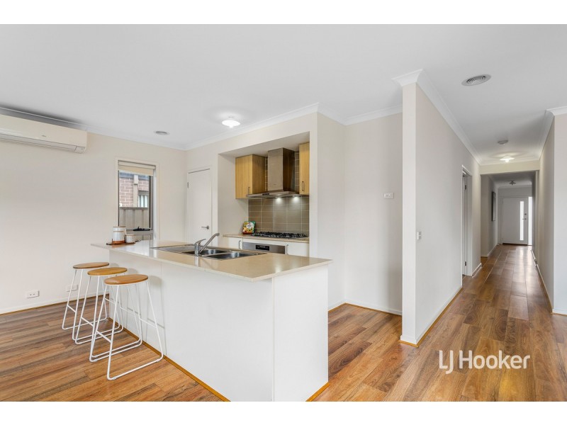 34 Chartwell Avenue, Truganina VIC 3029