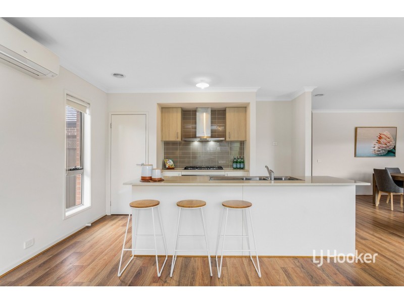 34 Chartwell Avenue, Truganina VIC 3029