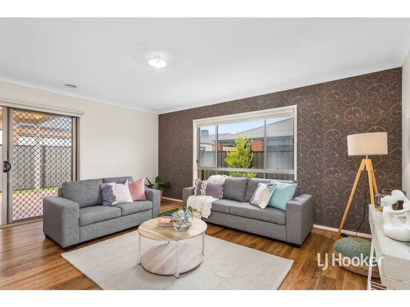 34 Chartwell Avenue, Truganina VIC 3029