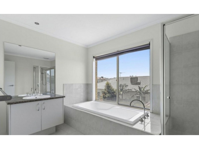 5 Santander Crescent, Point Cook VIC 3030