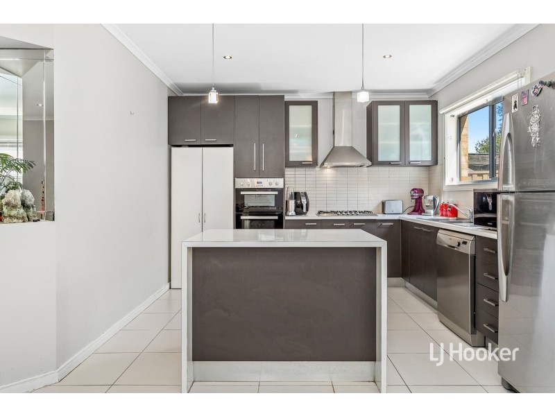 10 Durrol Way, Caroline Springs VIC 3023
