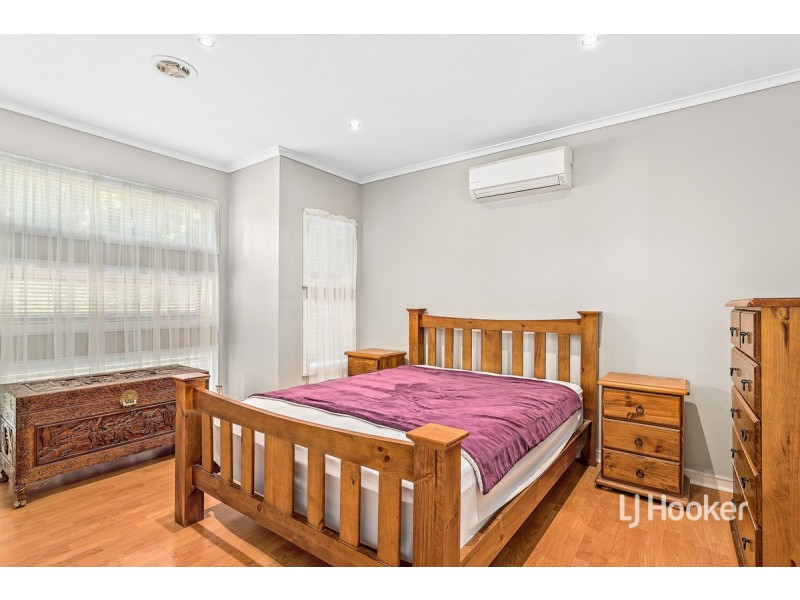 10 Durrol Way, Caroline Springs VIC 3023
