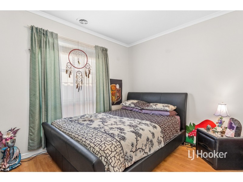 10 Durrol Way, Caroline Springs VIC 3023