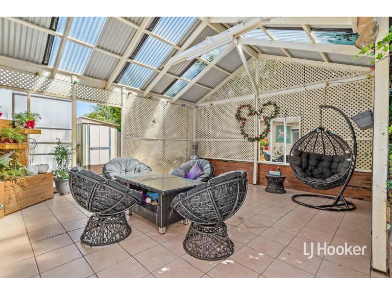 10 Durrol Way, Caroline Springs VIC 3023