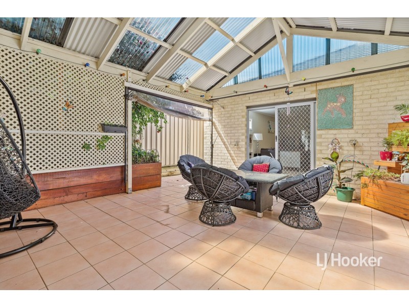 10 Durrol Way, Caroline Springs VIC 3023