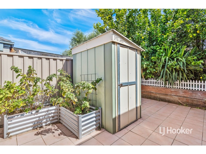10 Durrol Way, Caroline Springs VIC 3023