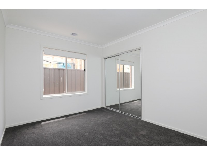 27 Henderson Drive, Tarneit VIC 3029