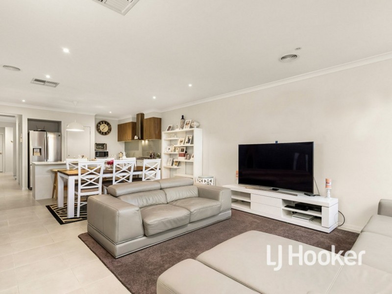 176 Saltwater Promenade, Point Cook VIC 3030