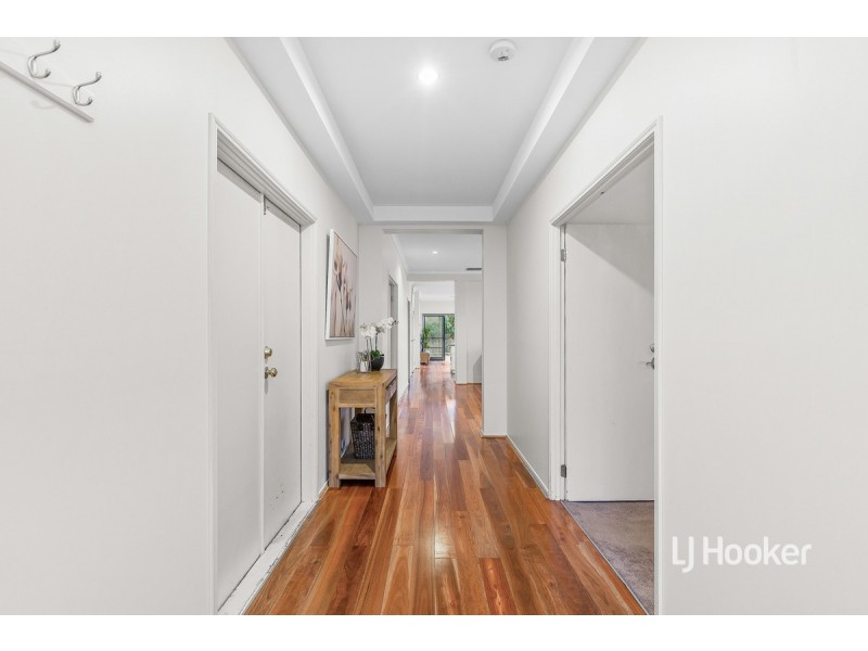 2 Dorrington Street, Point Cook VIC 3030