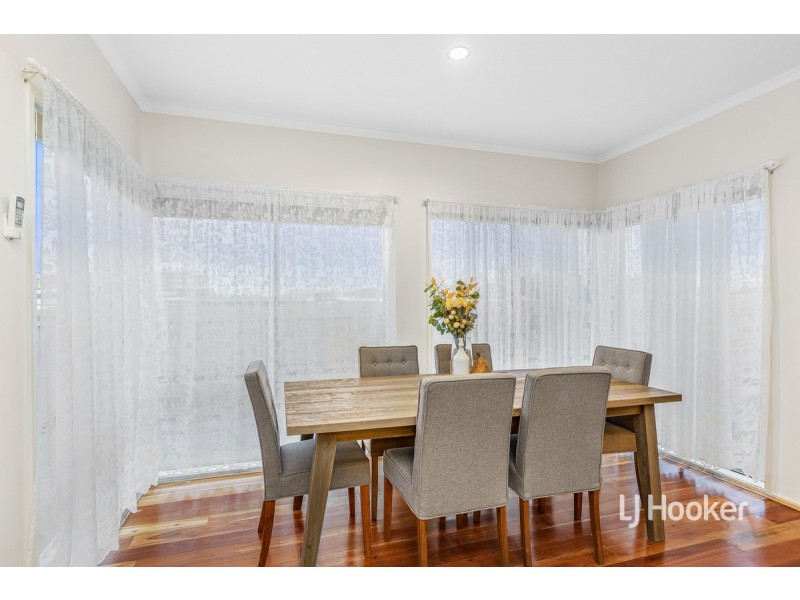 2 Dorrington Street, Point Cook VIC 3030