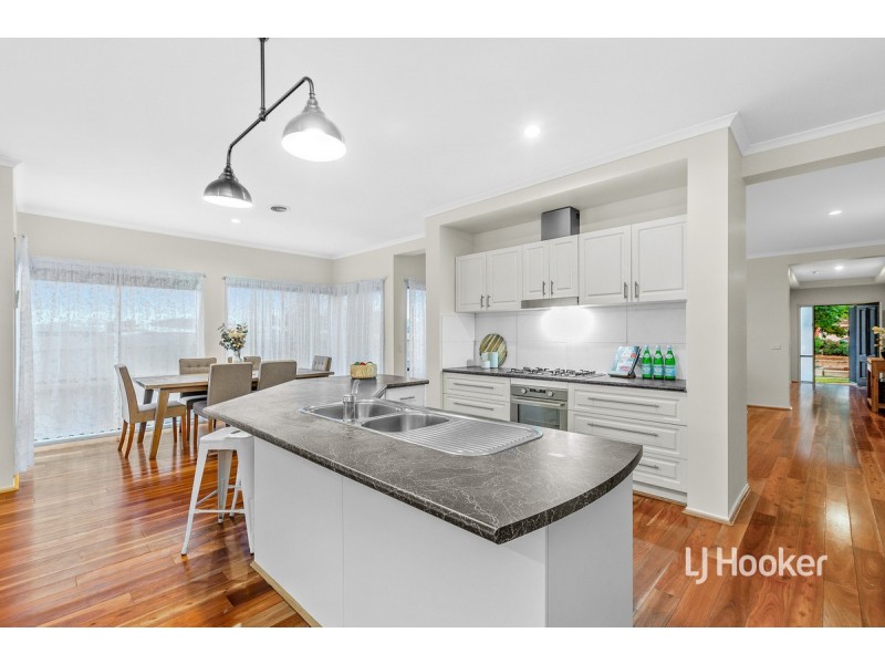 2 Dorrington Street, Point Cook VIC 3030