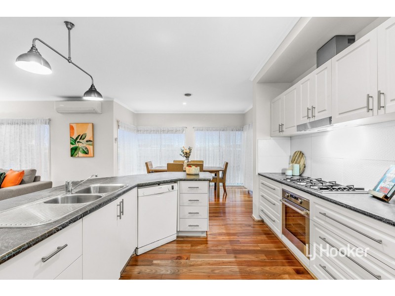 2 Dorrington Street, Point Cook VIC 3030