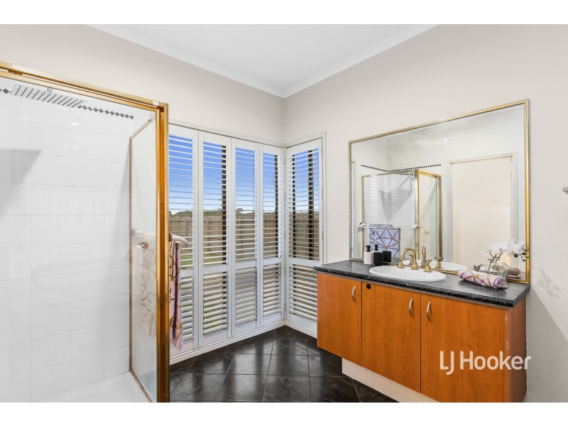 2 Dorrington Street, Point Cook VIC 3030