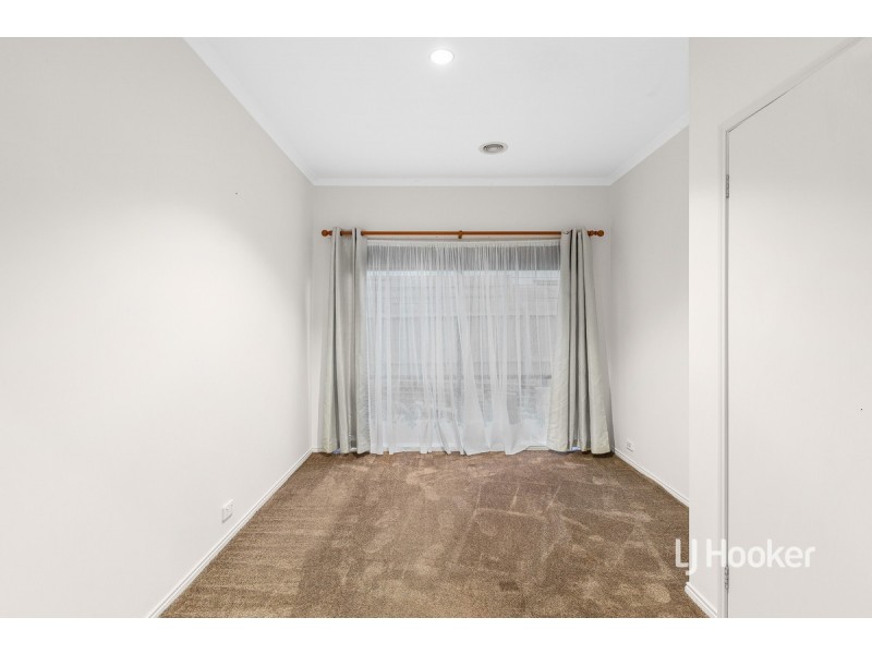 2 Dorrington Street, Point Cook VIC 3030
