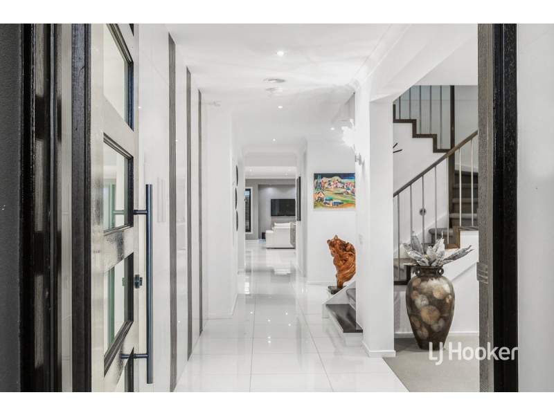 7 Feather Place, Point Cook VIC 3030