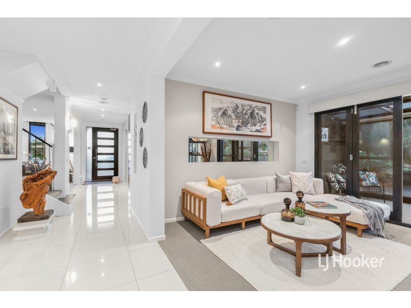 7 Feather Place, Point Cook VIC 3030