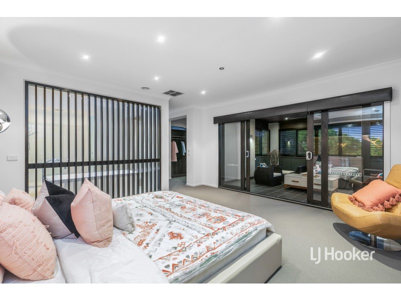 7 Feather Place, Point Cook VIC 3030