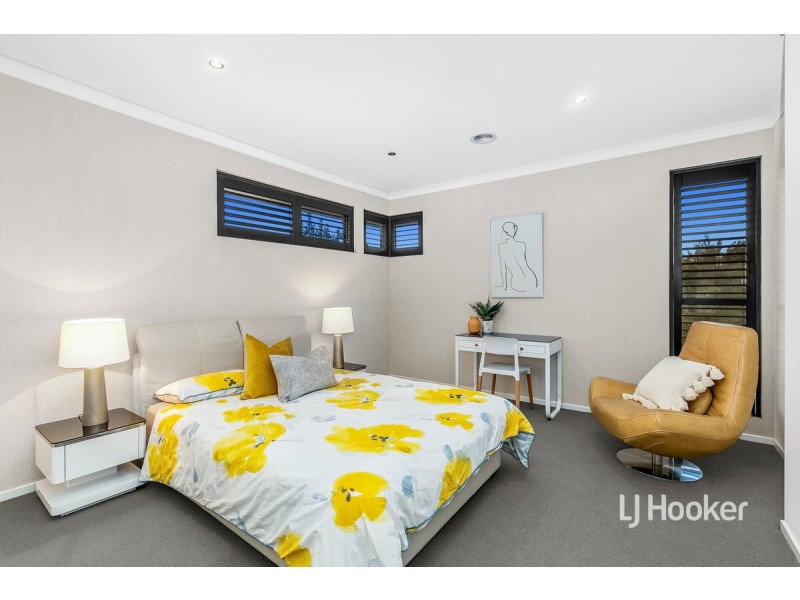 7 Feather Place, Point Cook VIC 3030