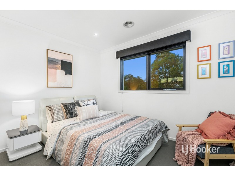 7 Feather Place, Point Cook VIC 3030