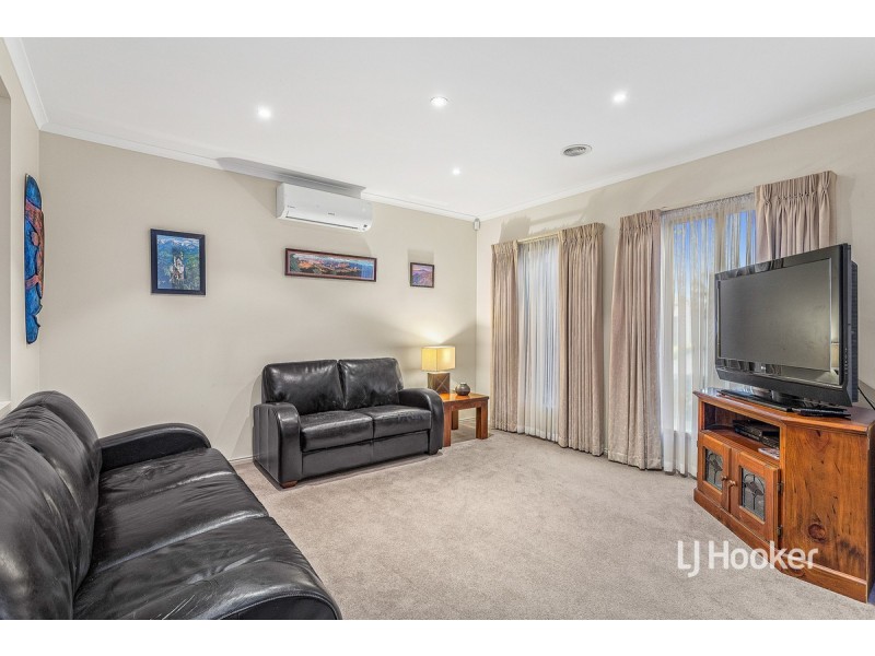 2 La Spezia Court, Point Cook VIC 3030