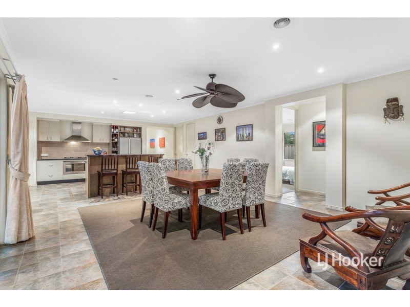 2 La Spezia Court, Point Cook VIC 3030