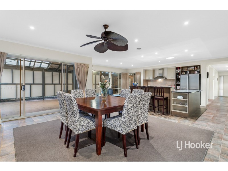 2 La Spezia Court, Point Cook VIC 3030