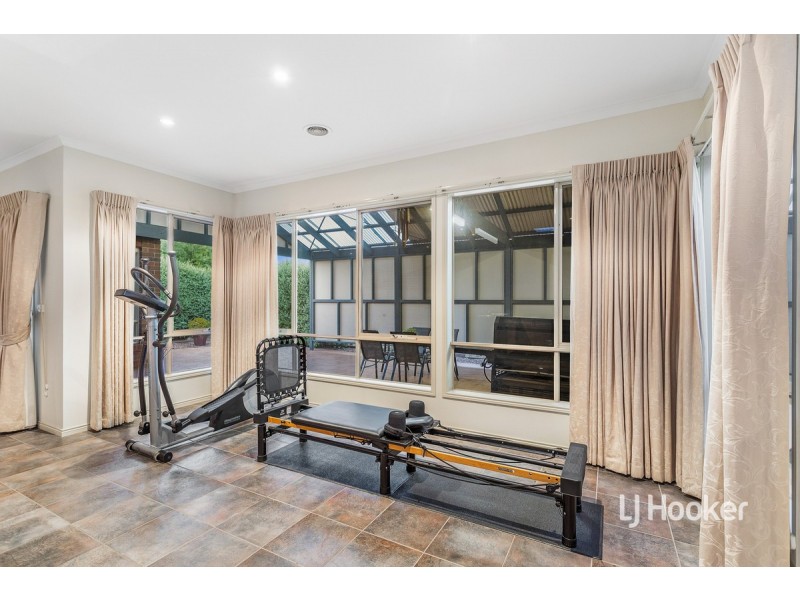 2 La Spezia Court, Point Cook VIC 3030