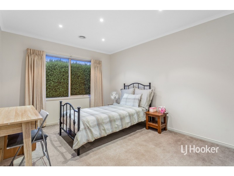 2 La Spezia Court, Point Cook VIC 3030