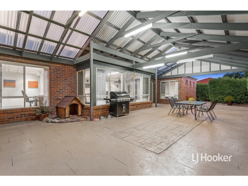 2 La Spezia Court, Point Cook VIC 3030