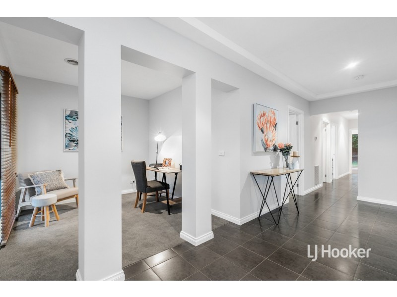 2 Caldicott Crescent, Point Cook VIC 3030