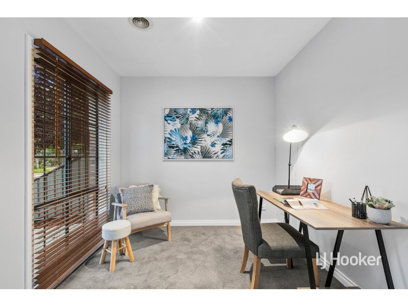 2 Caldicott Crescent, Point Cook VIC 3030