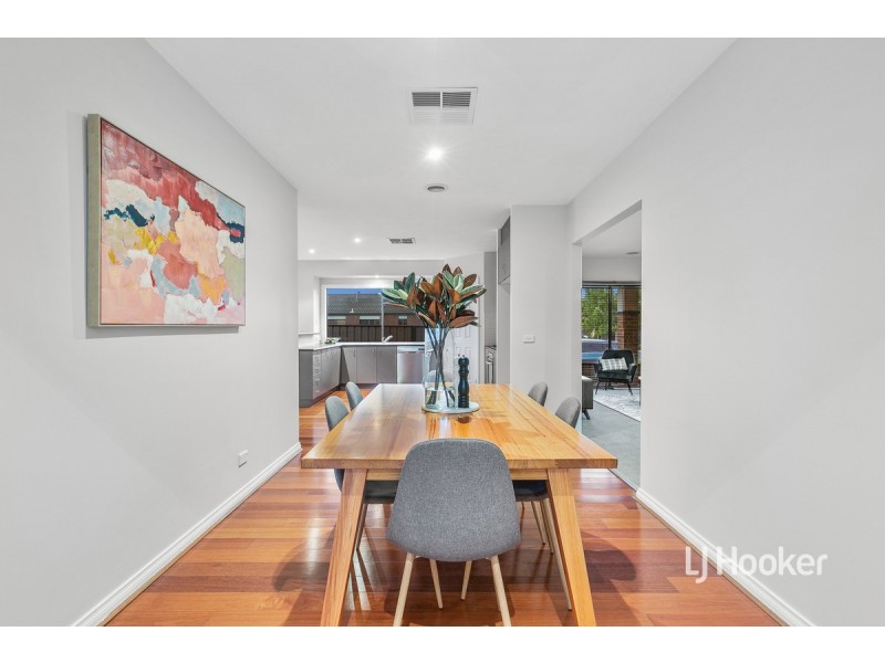 2 Caldicott Crescent, Point Cook VIC 3030