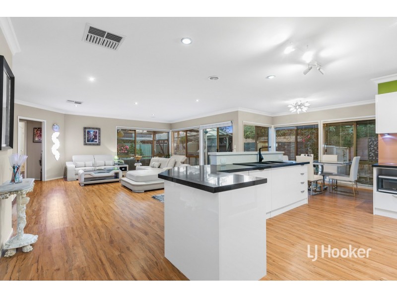 10 Sassari Court, Point Cook VIC 3030