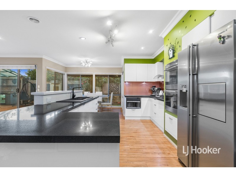10 Sassari Court, Point Cook VIC 3030