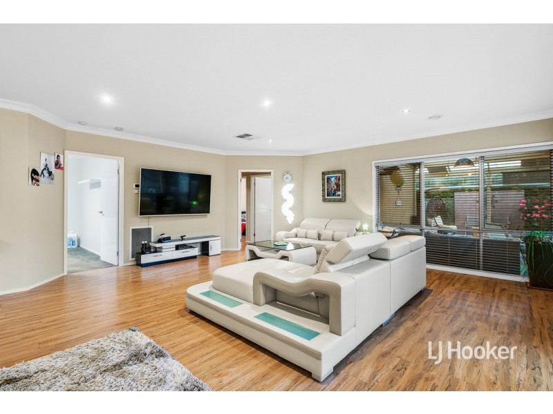 10 Sassari Court, Point Cook VIC 3030