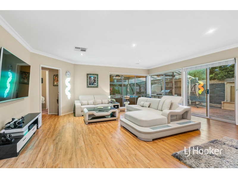 10 Sassari Court, Point Cook VIC 3030