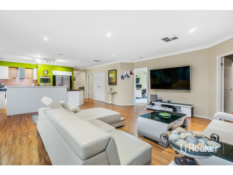 10 Sassari Court, Point Cook VIC 3030