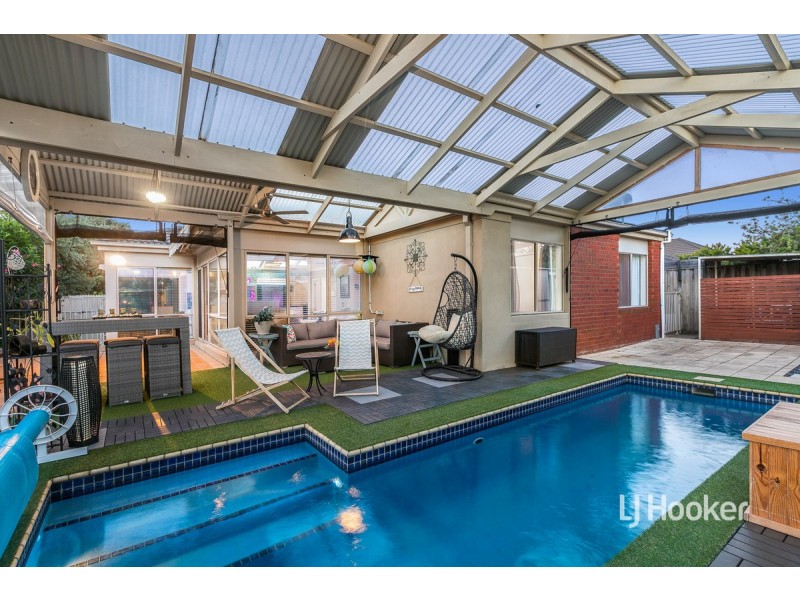 10 Sassari Court, Point Cook VIC 3030