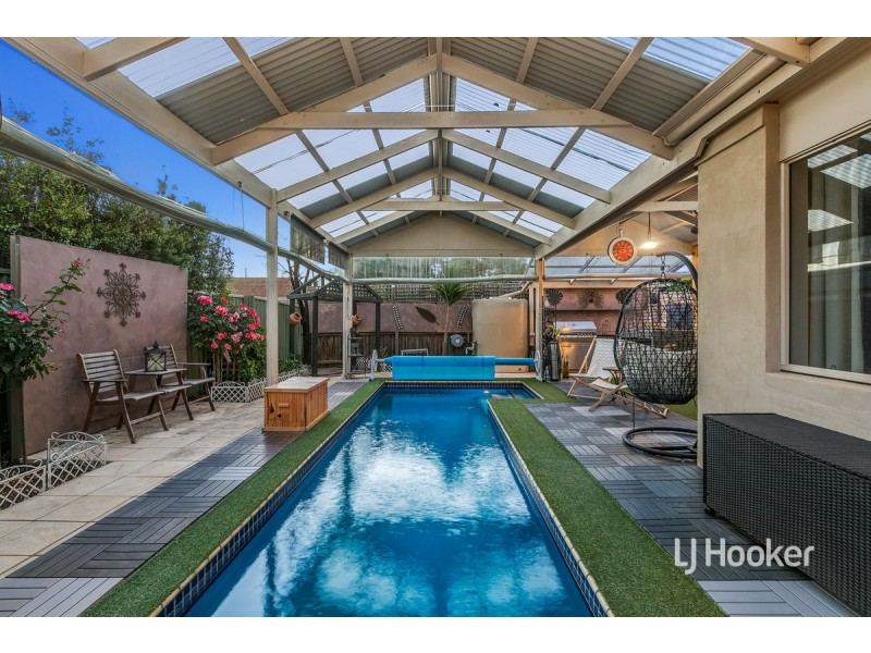 10 Sassari Court, Point Cook VIC 3030