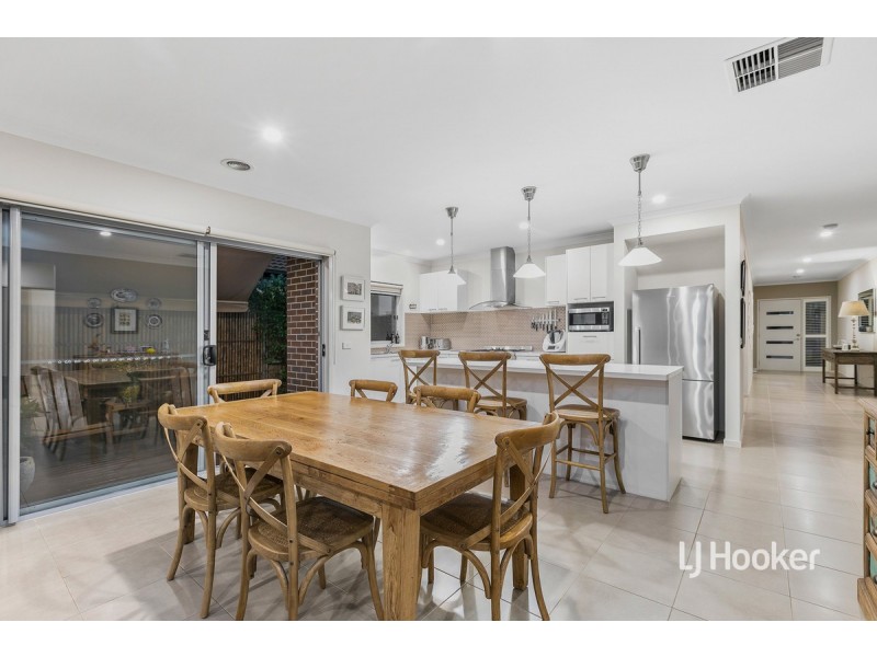 17 Malibu Boulevard, Point Cook VIC 3030