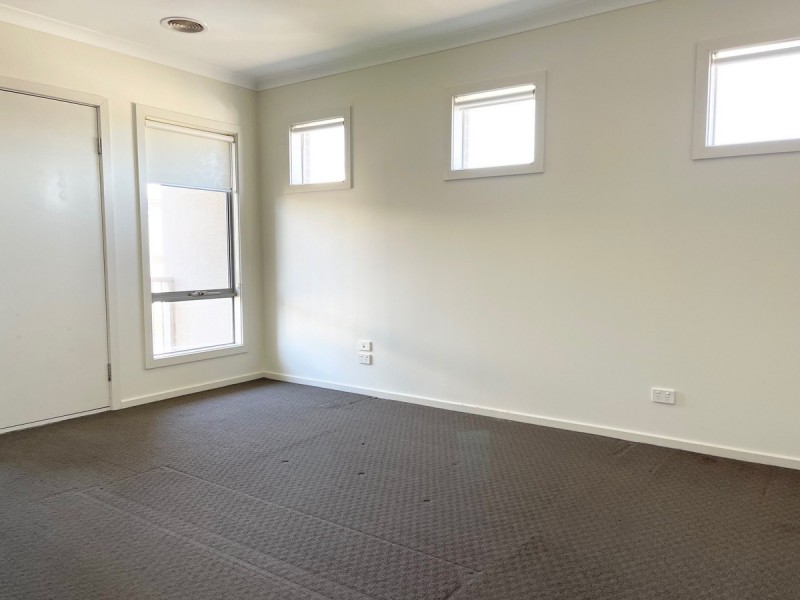 11 Leopold Lane, Point Cook VIC 3030