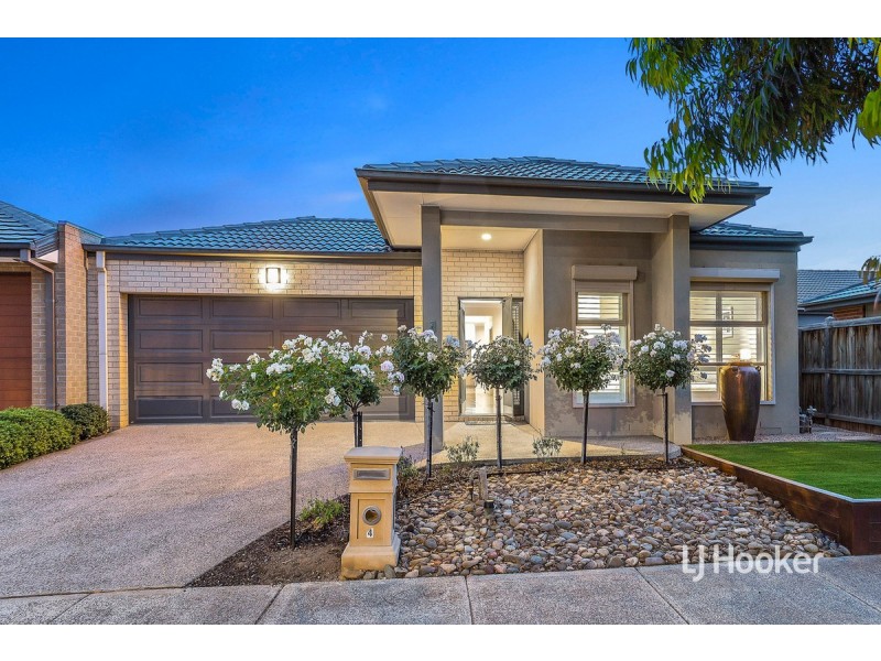 4 Bedarra Link, Point Cook VIC 3030