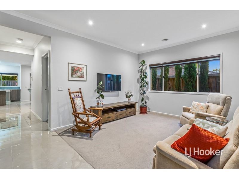 4 Bedarra Link, Point Cook VIC 3030