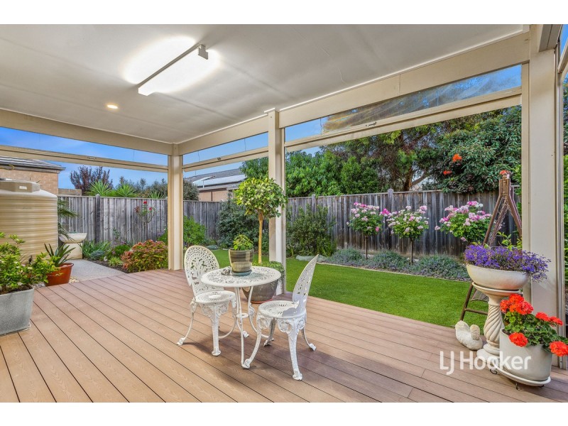 4 Bedarra Link, Point Cook VIC 3030