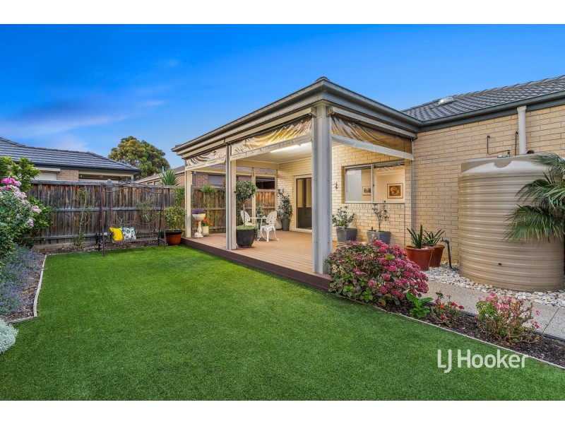 4 Bedarra Link, Point Cook VIC 3030