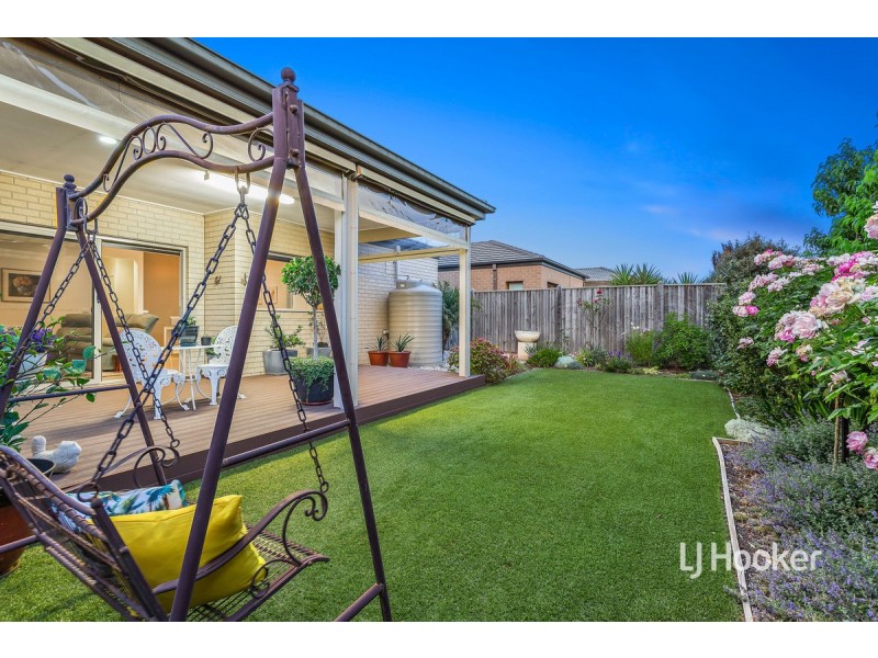 4 Bedarra Link, Point Cook VIC 3030