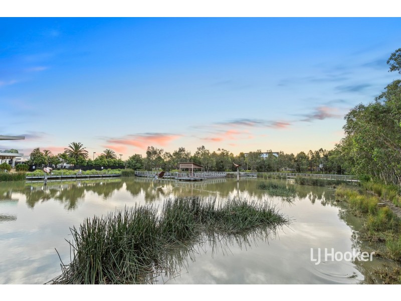 4 Bedarra Link, Point Cook VIC 3030